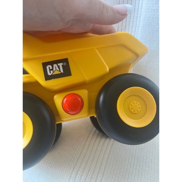 Caterpillar Light Up Dump Truck - Picture 6 of 7